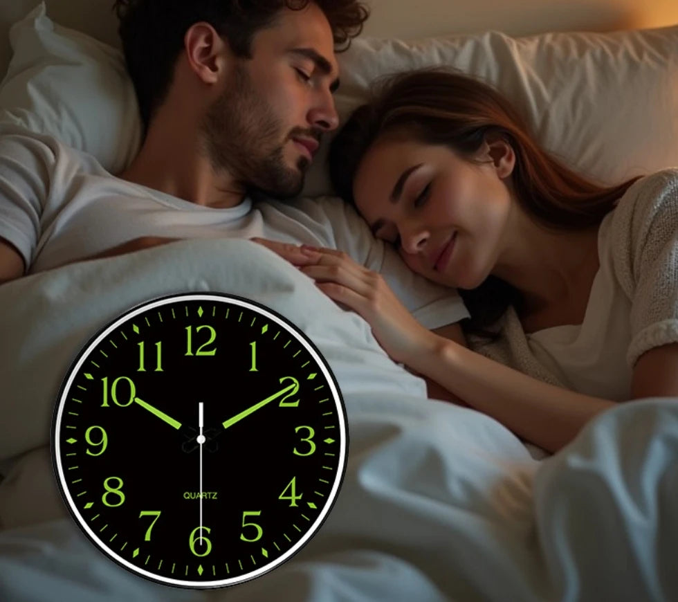 Hole-Free Luminous Wall Clock